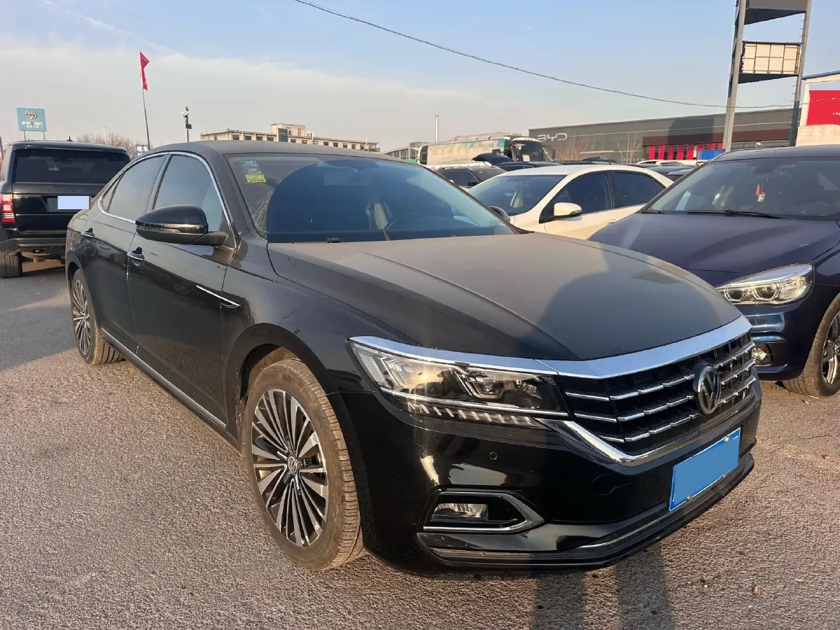 2020 Volkswagen Passat 2.0T 220HP L4 7DCT,autocango,china used car exporter,china ev exporter,chinese used car exporter,chinese used ev exporter