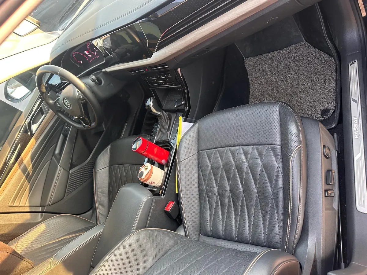 2020 Volkswagen Passat 2.0T 220HP L4 7DCT,autocango,china used car exporter,china ev exporter,chinese used car exporter,chinese used ev exporter