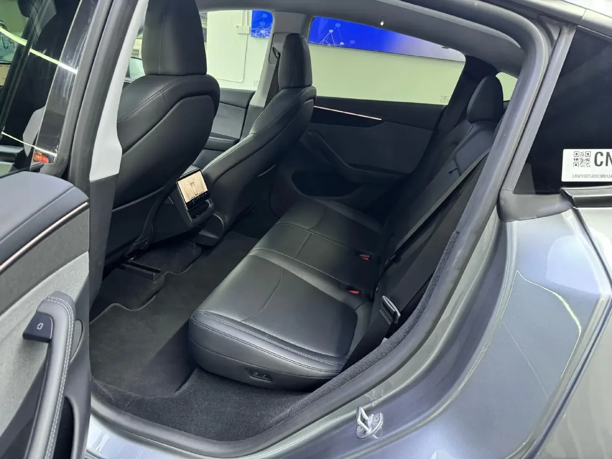 2025 Tesla Model Y BEV 62.5KWH,autocango,china used car exporter,china ev exporter,chinese used car exporter,chinese used ev exporter