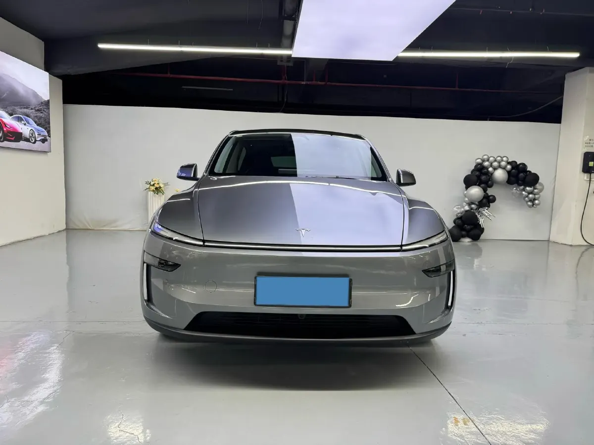 2025 Tesla Model Y BEV 62.5KWH,autocango,china used car exporter,china ev exporter,chinese used car exporter,chinese used ev exporter