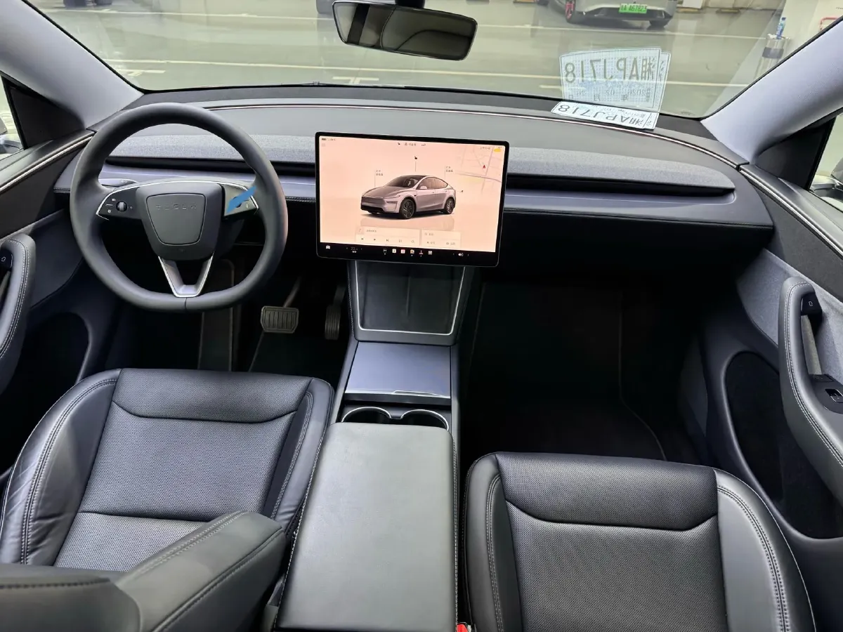 2025 Tesla Model Y BEV 62.5KWH,autocango,china used car exporter,china ev exporter,chinese used car exporter,chinese used ev exporter