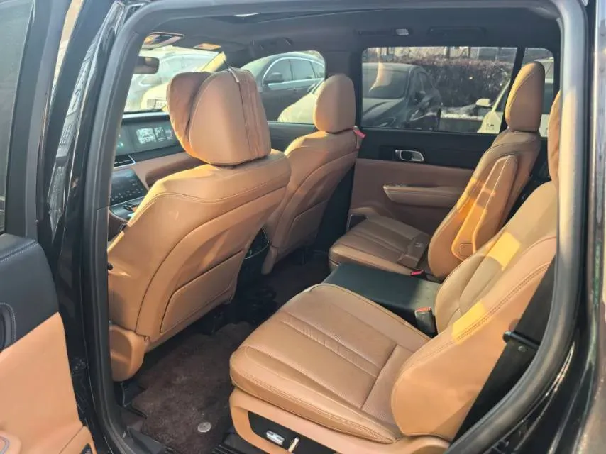 2020 Li ONE Range Extended 131HP REEV 40.5KWH,autocango,china used car exporter,china ev exporter,chinese used car exporter,chinese used ev exporter