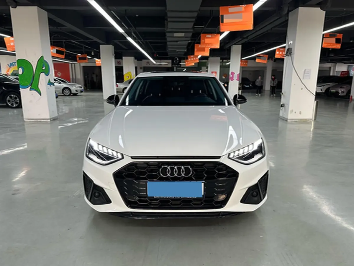 2022 Audi A4L 2.0T 190HP L4 7DCT,autocango,china used car exporter,china ev exporter,chinese used car exporter,chinese used ev exporter