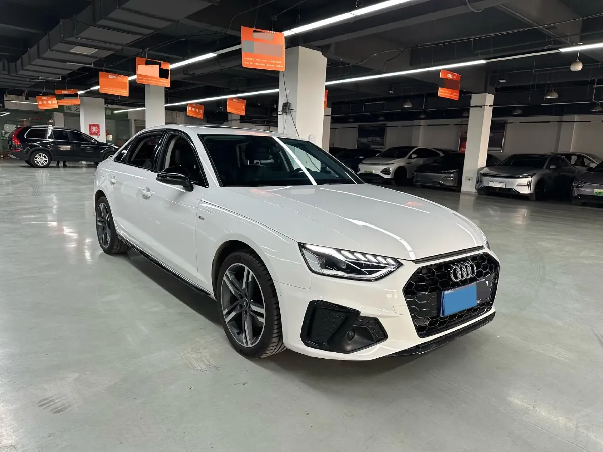 2022 Audi A4L 2.0T 190HP L4 7DCT,autocango,china used car exporter,china ev exporter,chinese used car exporter,chinese used ev exporter