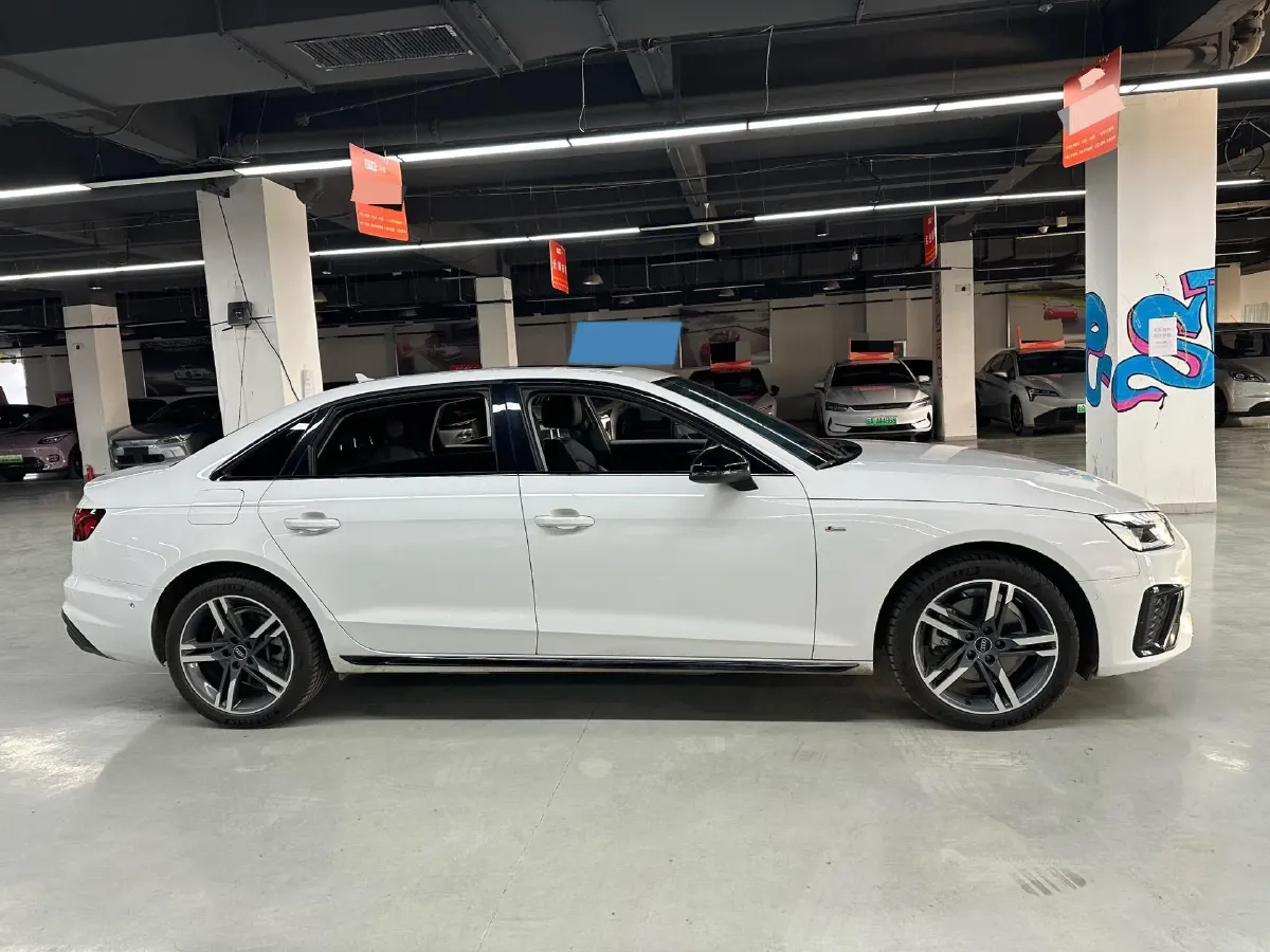 2022 Audi A4L 2.0T 190HP L4 7DCT,autocango,china used car exporter,china ev exporter,chinese used car exporter,chinese used ev exporter