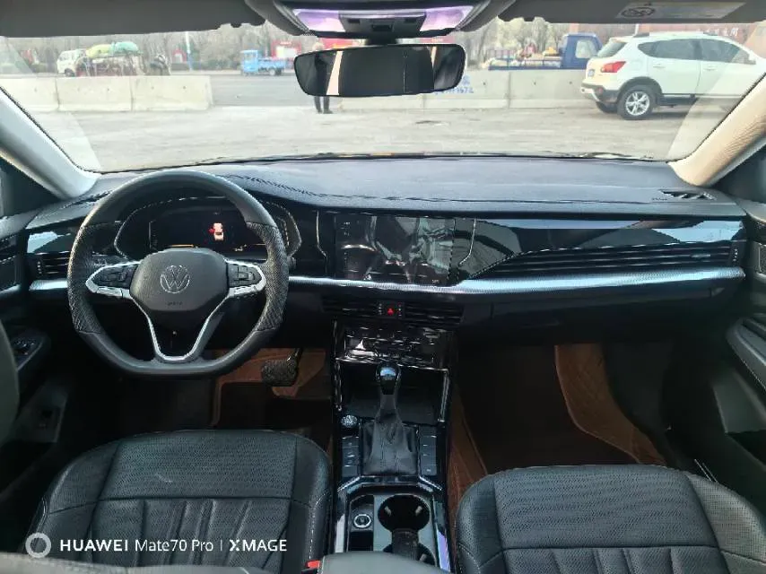 2025 Volkswagen Passat 2.0T 220HP L4 7DCT,autocango,china used car exporter,china ev exporter,chinese used car exporter,chinese used ev exporter