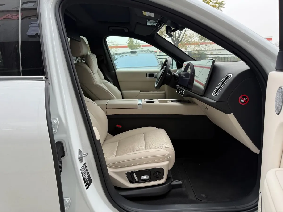 2023 Li L7 Range Extended 154HP REEV 40.9KWH,autocango,china used car exporter,china ev exporter,chinese used car exporter,chinese used ev exporter