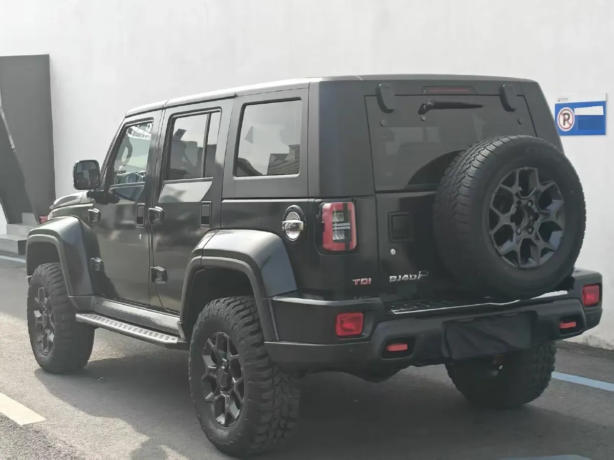 2024 Beijing BJ40 2.0T 163HP L4 8AT,autocango,china used car exporter,china ev exporter,chinese used car exporter,chinese used ev exporter