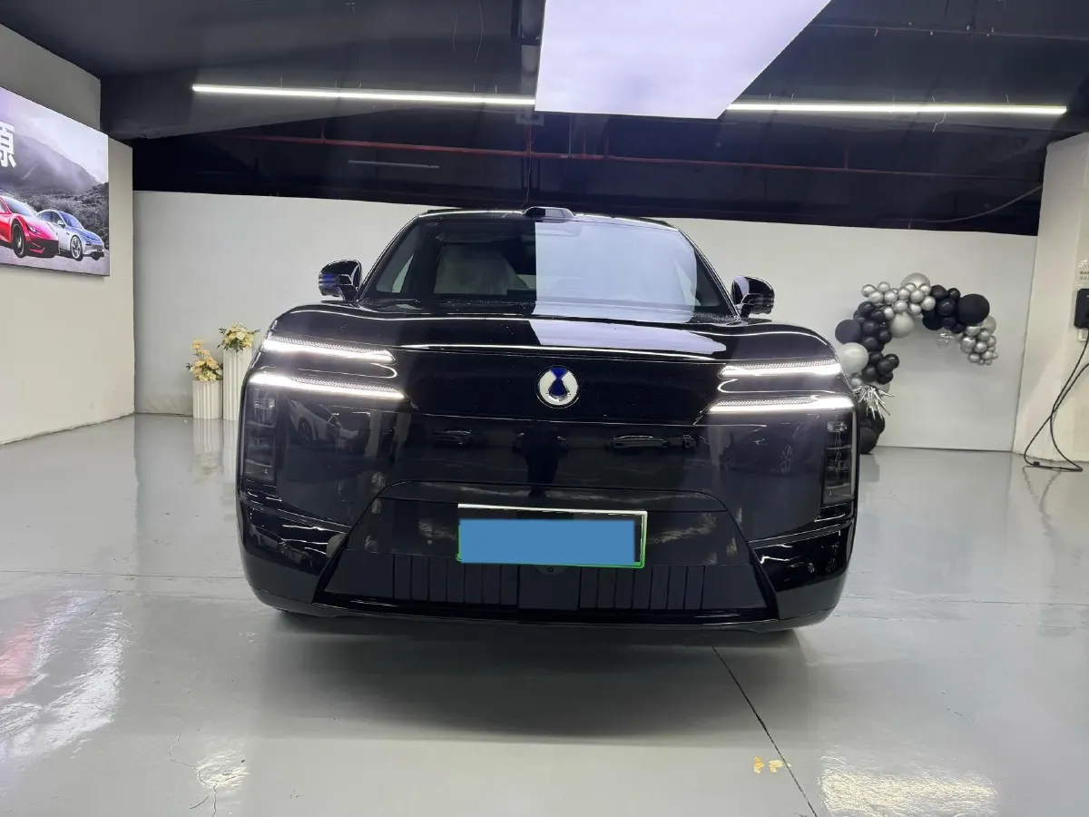 2025 Denza DenzaN8L 2.0T 207HP L4 E-CVT PHEV,autocango,china used car exporter,china ev exporter,chinese used car exporter,chinese used ev exporter