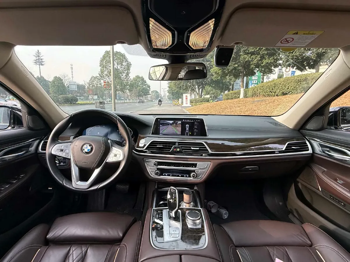 2021 BMW 7 Series 2.0T 265HP L4 8AT,autocango,china used car exporter,china ev exporter,chinese used car exporter,chinese used ev exporter