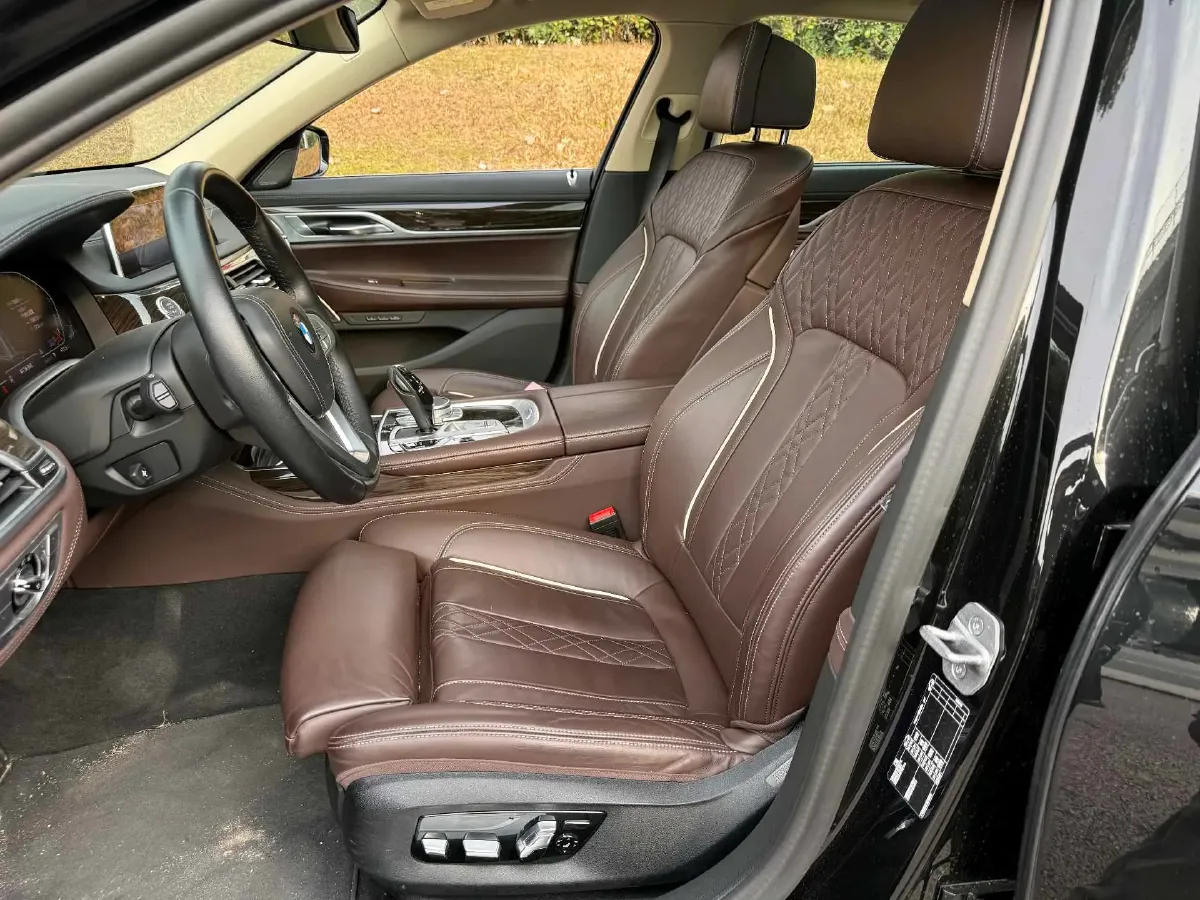 2021 BMW 7 Series 2.0T 265HP L4 8AT,autocango,china used car exporter,china ev exporter,chinese used car exporter,chinese used ev exporter