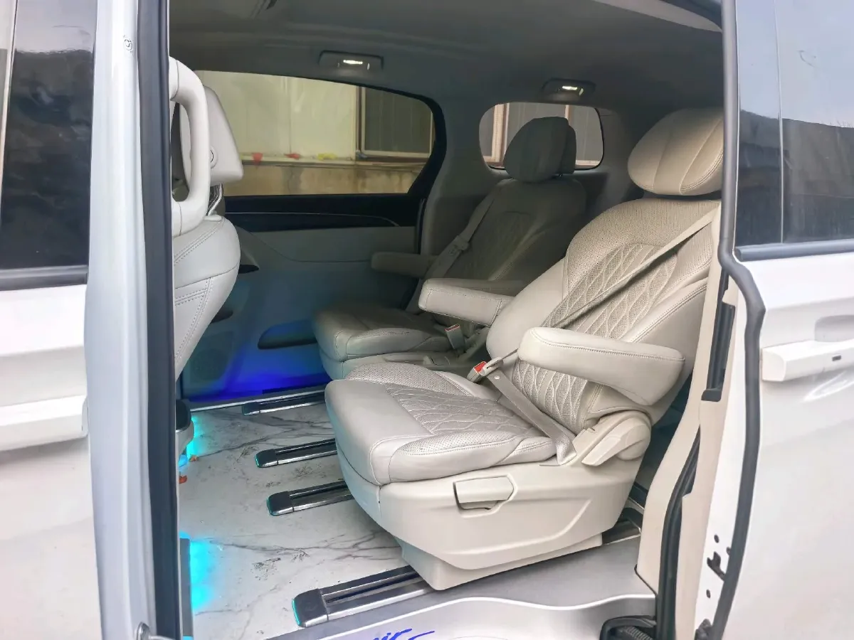 2022 Buick GL8 2.0T 237HP L4 9AT,autocango,china used car exporter,china ev exporter,chinese used car exporter,chinese used ev exporter