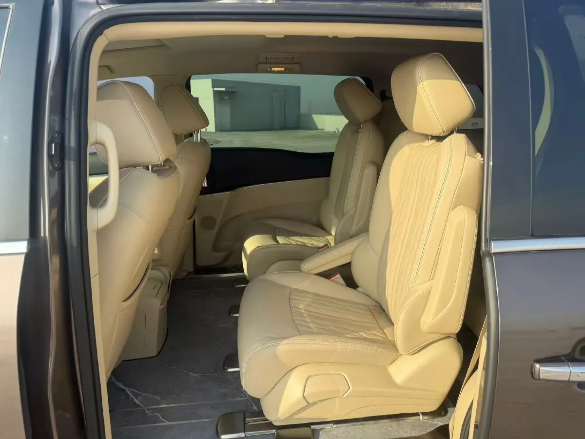 2023 Buick GL8 2.0T 237HP L4 9AT,autocango,china used car exporter,china ev exporter,chinese used car exporter,chinese used ev exporter