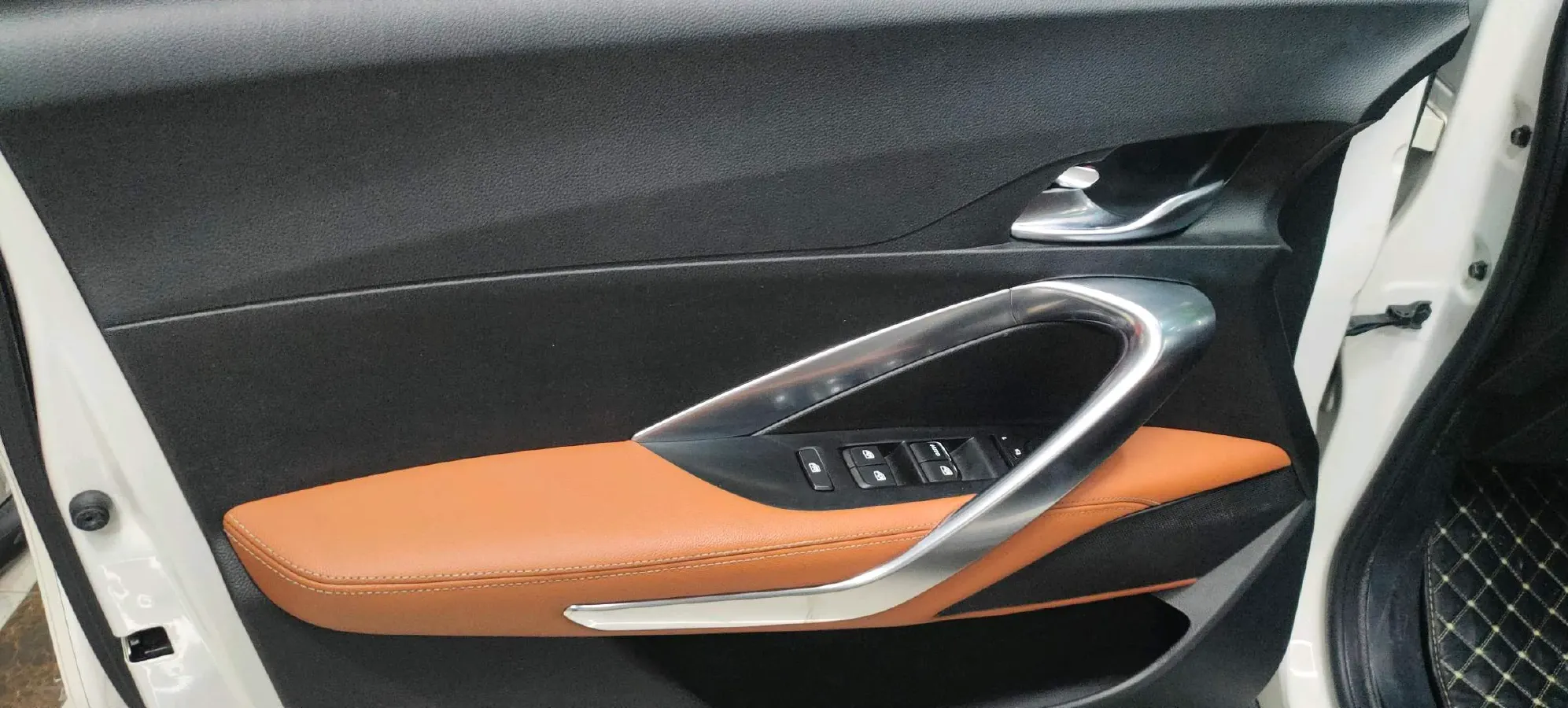 2017 HaiMa S5 Young Edition 1.6L 122HP L4 5MT,autocango,china used car exporter,china ev exporter,chinese used car exporter,chinese used ev exporter