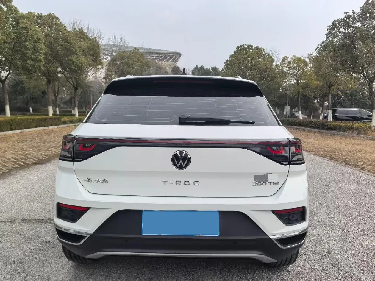 2024 Volkswagen T-Roc 1.4T 150HP L4 7DCT,autocango,china used car exporter,china ev exporter,chinese used car exporter,chinese used ev exporter