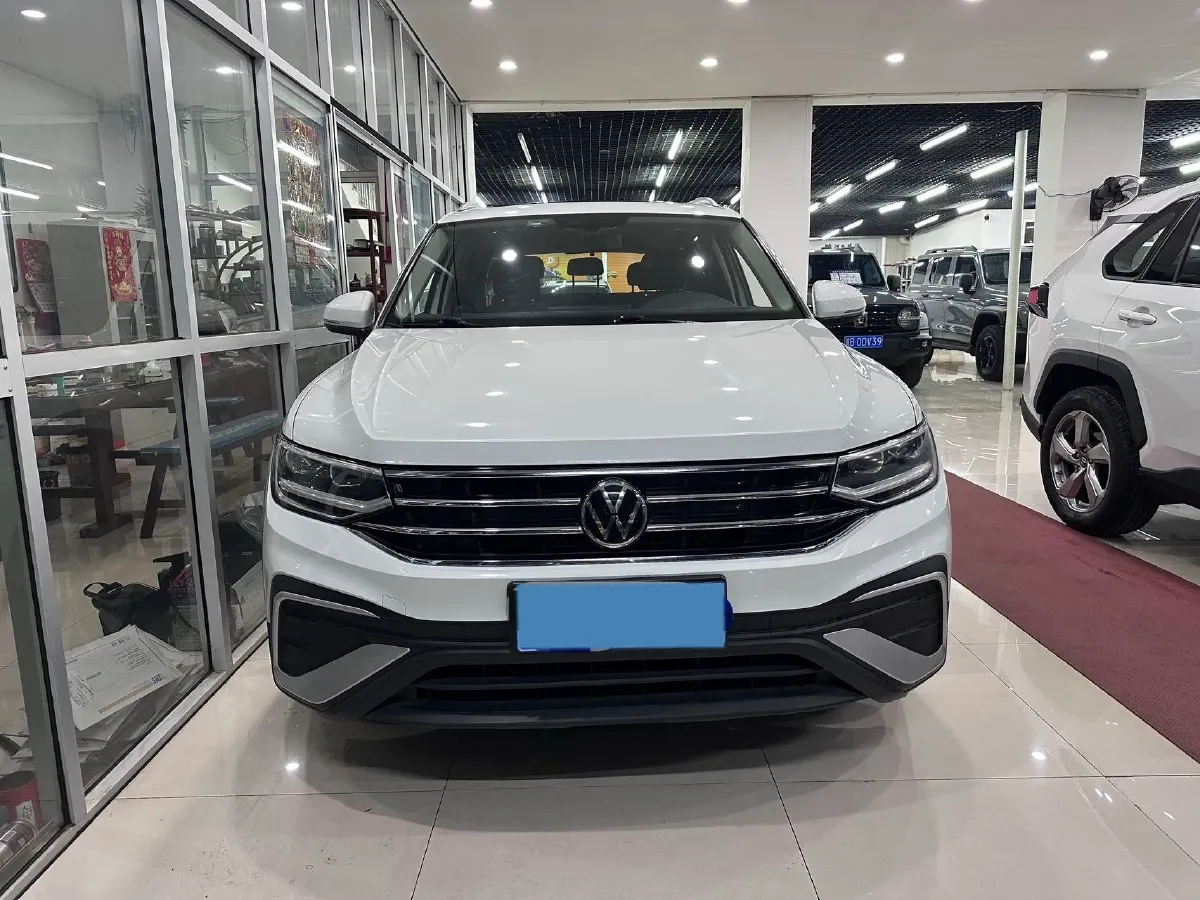 2023 Volkswagen Tiguan L 1.5T 160HP L4 7DCT,autocango,china used car exporter,china ev exporter,chinese used car exporter,chinese used ev exporter