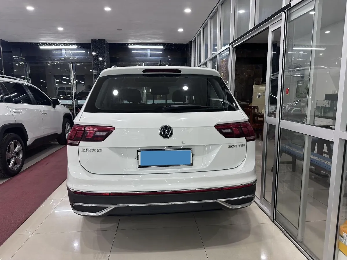 2023 Volkswagen Tiguan L 1.5T 160HP L4 7DCT,autocango,china used car exporter,china ev exporter,chinese used car exporter,chinese used ev exporter