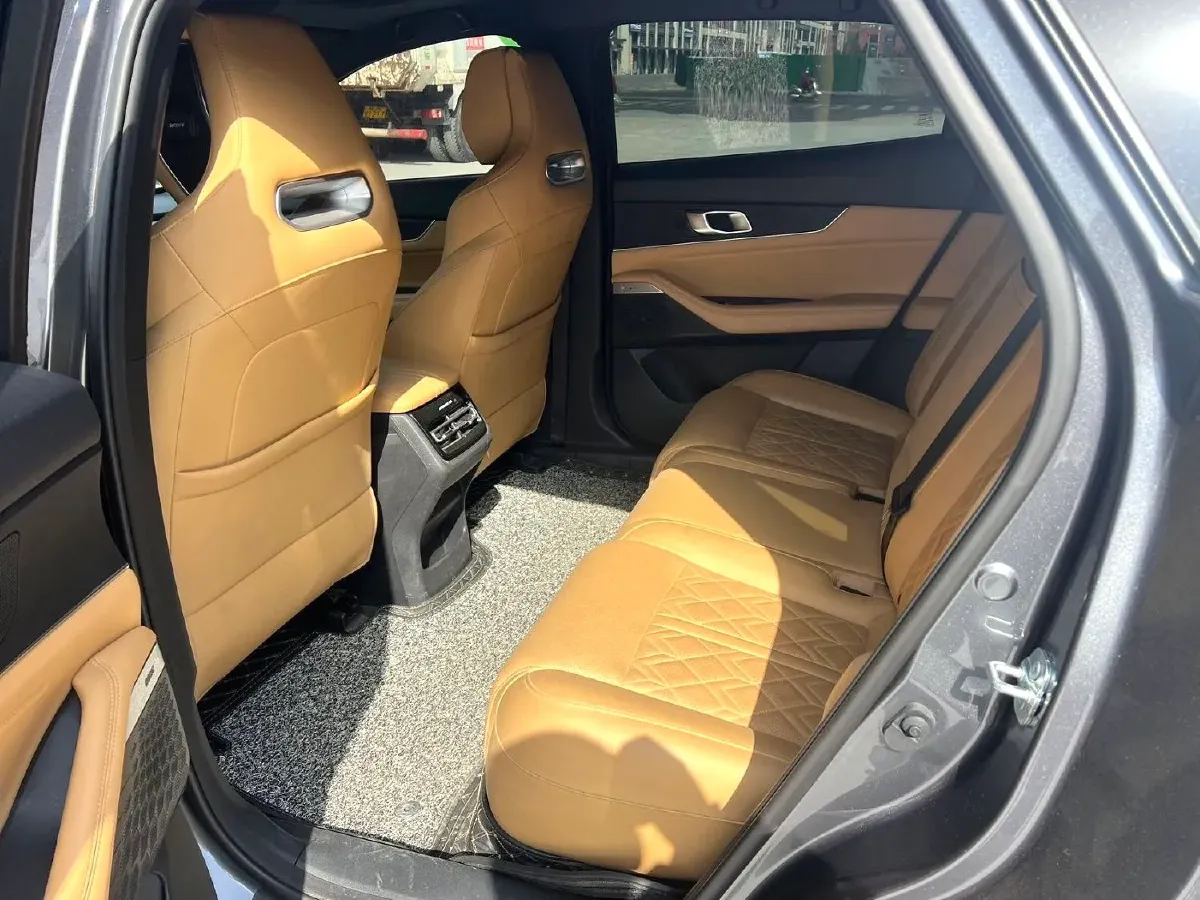 2021 ChangAn UNI-K 2.0T 233HP L4 8AT,autocango,china used car exporter,china ev exporter,chinese used car exporter,chinese used ev exporter