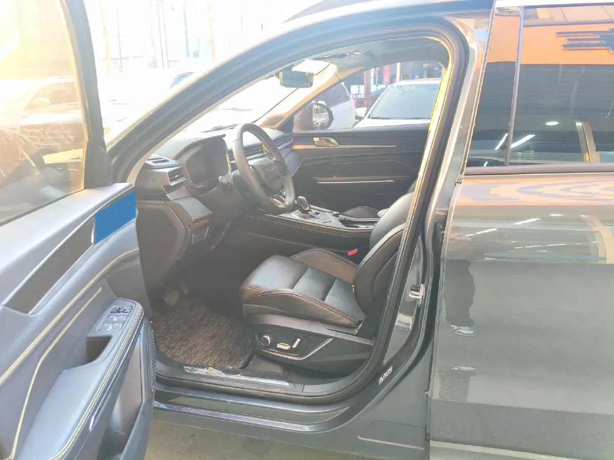 2023 MAXUS Interstellar 2.0T 261HP L4 8AT,autocango,china used car exporter,china ev exporter,chinese used car exporter,chinese used ev exporter