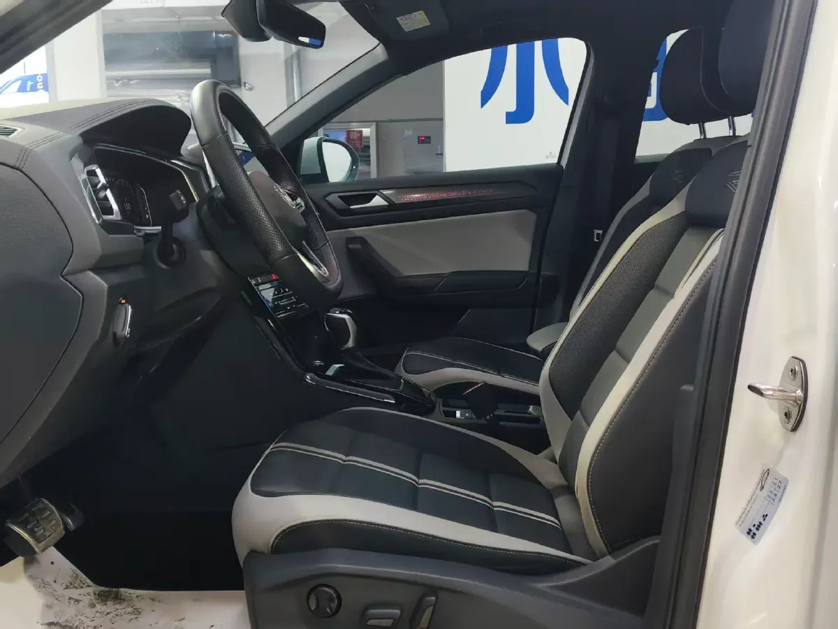 2023 Volkswagen T-Roc 1.5T 160HP L4 7DCT,autocango,china used car exporter,china ev exporter,chinese used car exporter,chinese used ev exporter