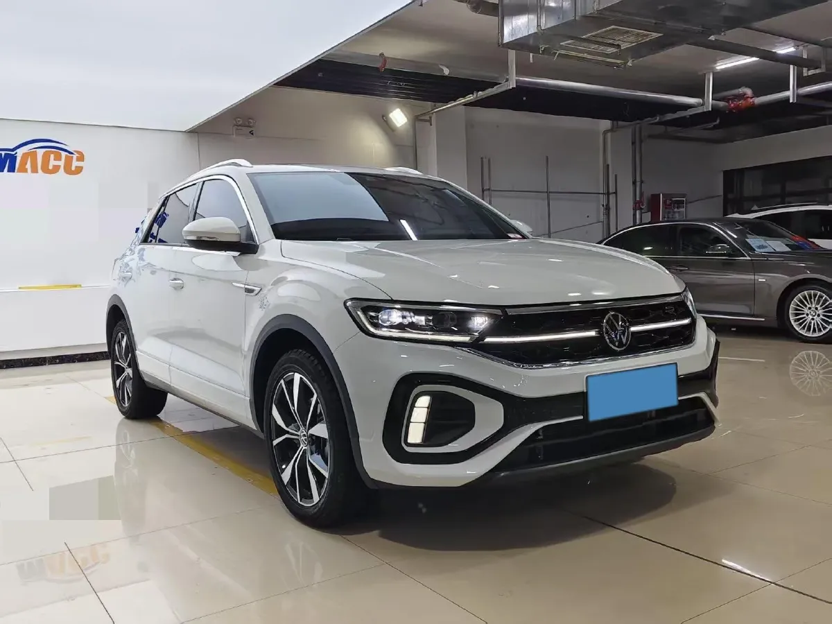 2023 Volkswagen T-Roc 1.5T 160HP L4 7DCT,autocango,china used car exporter,china ev exporter,chinese used car exporter,chinese used ev exporter