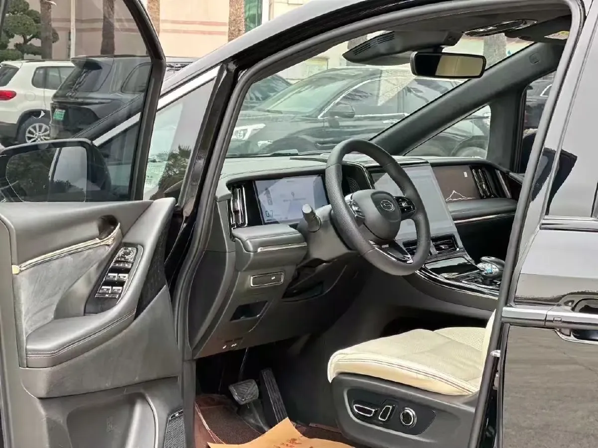 2023 GAC Trumpchi M8 2.0T 252HP L4 8AT,autocango,china used car exporter,china ev exporter,chinese used car exporter,chinese used ev exporter