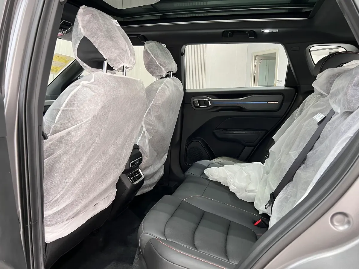 2025 Geely Cowboy 1.5T 181HP L4 7DCT,autocango,china used car exporter,china ev exporter,chinese used car exporter,chinese used ev exporter