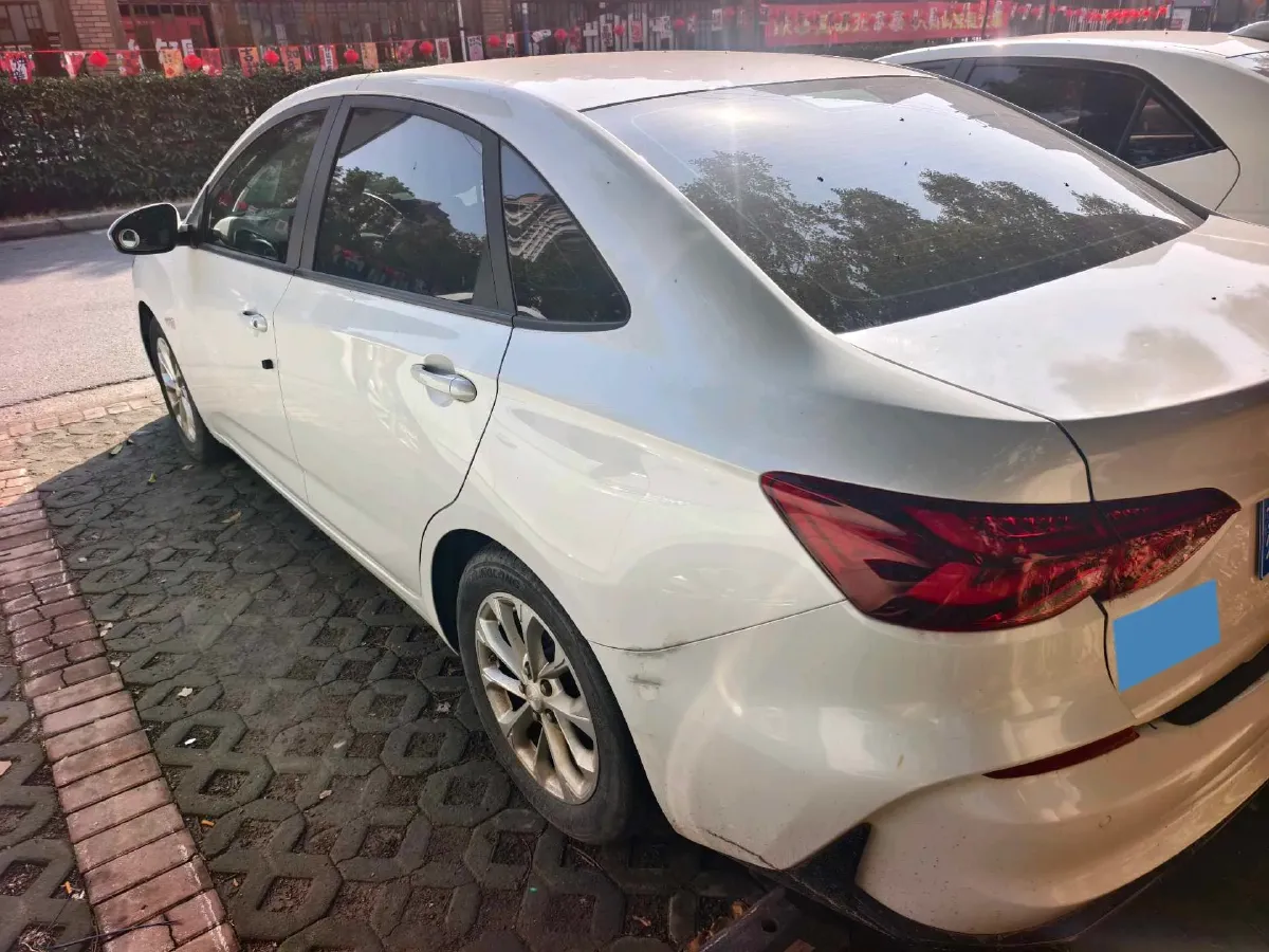 2024 Chevrolet Monza 1.5L 113HP L4 6DCT,autocango,china used car exporter,china ev exporter,chinese used car exporter,chinese used ev exporter