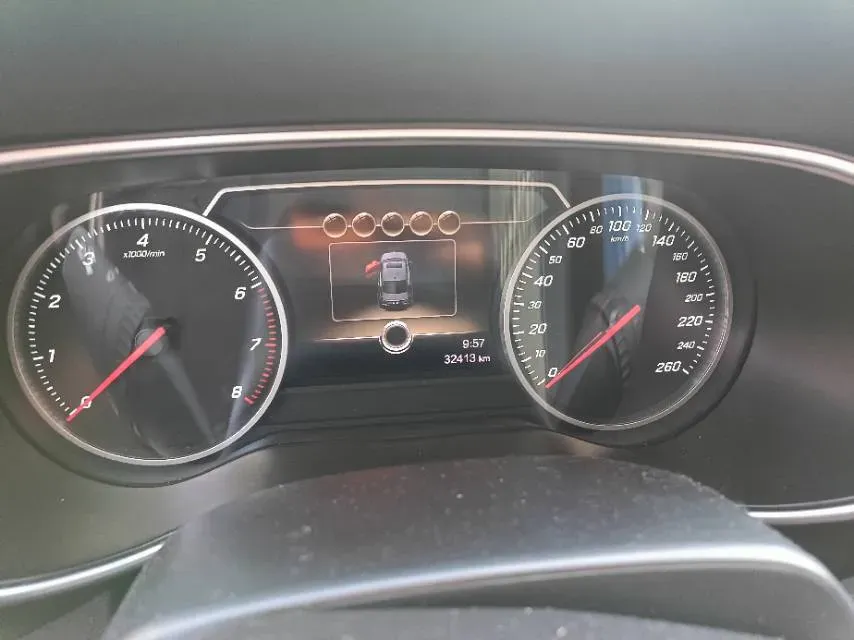 2022 HongQi H5 1.8T 197HP L4 6AT,autocango,china used car exporter,china ev exporter,chinese used car exporter,chinese used ev exporter