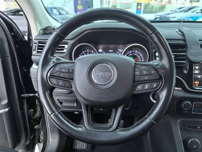 2020 Jeep Grand Commander 2.0T 265HP L4 9AT,autocango,china used car exporter,china ev exporter,chinese used car exporter,chinese used ev exporter