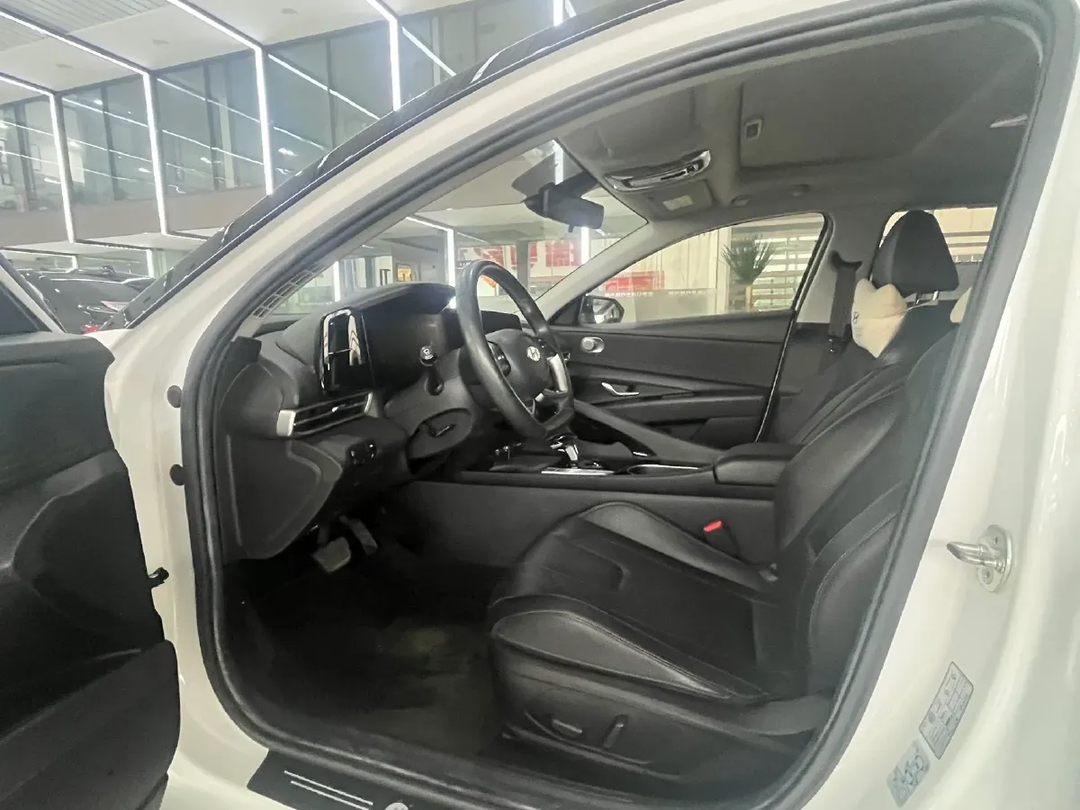 2021 Hyundai Elantra 1.5L 115HP L4 CVT,autocango,china used car exporter,china ev exporter,chinese used car exporter,chinese used ev exporter