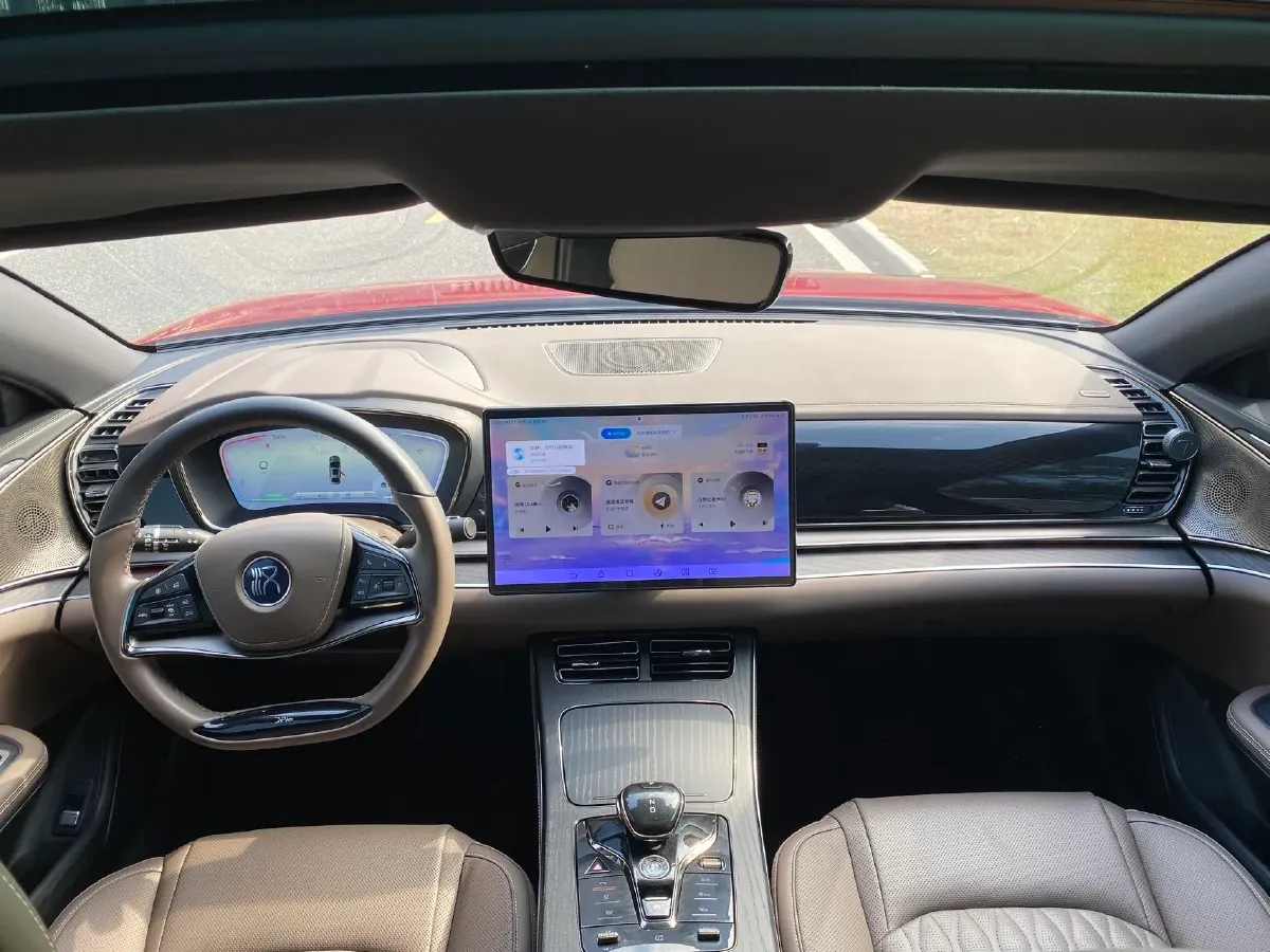 2022 Volkswagen Tiguan L 2.0T 186HP L4 7DCT,autocango,china used car exporter,china ev exporter,chinese used car exporter,chinese used ev exporter