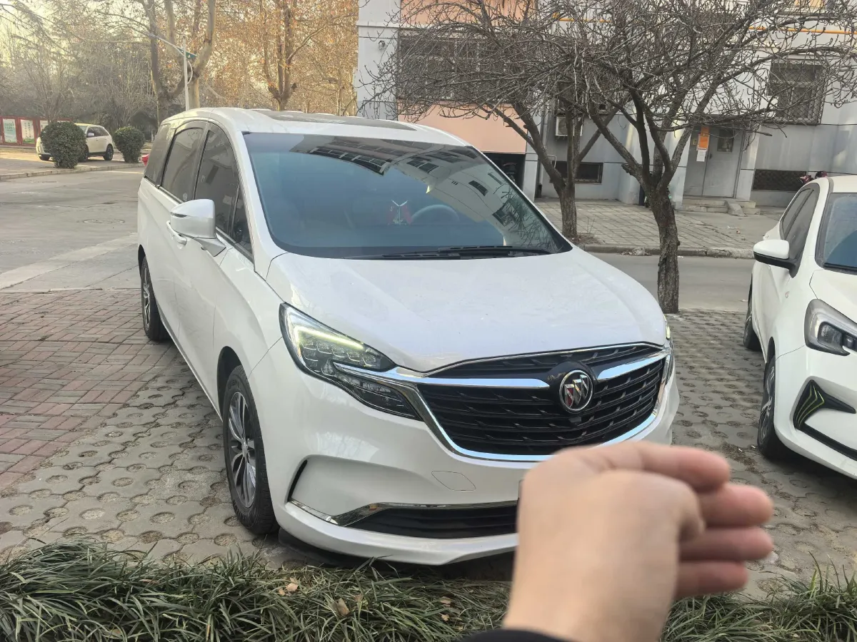 2022 Buick GL8 2.0T 237HP L4 9AT,autocango,china used car exporter,china ev exporter,chinese used car exporter,chinese used ev exporter
