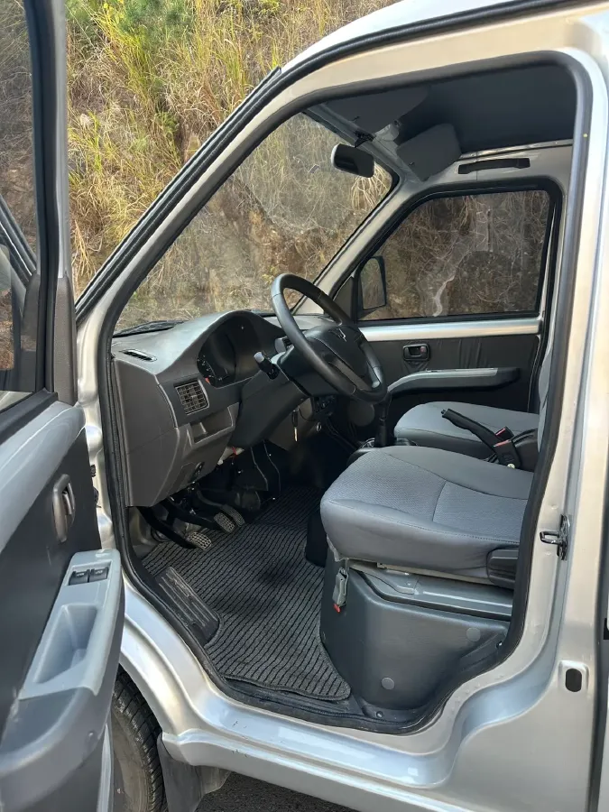 2023 WuLing RongGuang New Truck 2.0L 136HP L4 5MT,autocango,china used car exporter,china ev exporter,chinese used car exporter,chinese used ev exporter