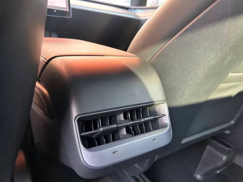 2023 Tesla Model Y BEV 78.4KWH,autocango,china used car exporter,china ev exporter,chinese used car exporter,chinese used ev exporter