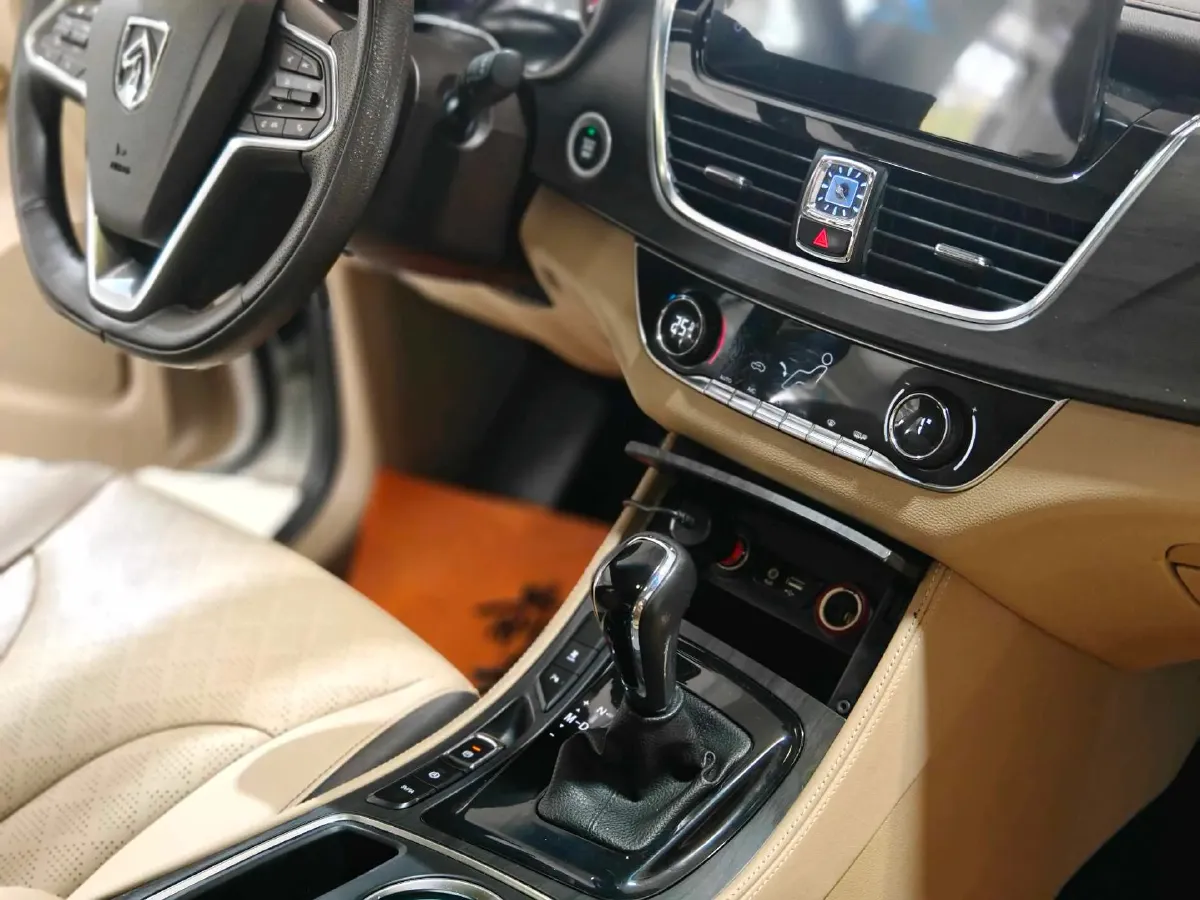 2017 Great Wall Wingle 5 2.0T 143HP L4 6MT,autocango,china used car exporter,china ev exporter,chinese used car exporter,chinese used ev exporter