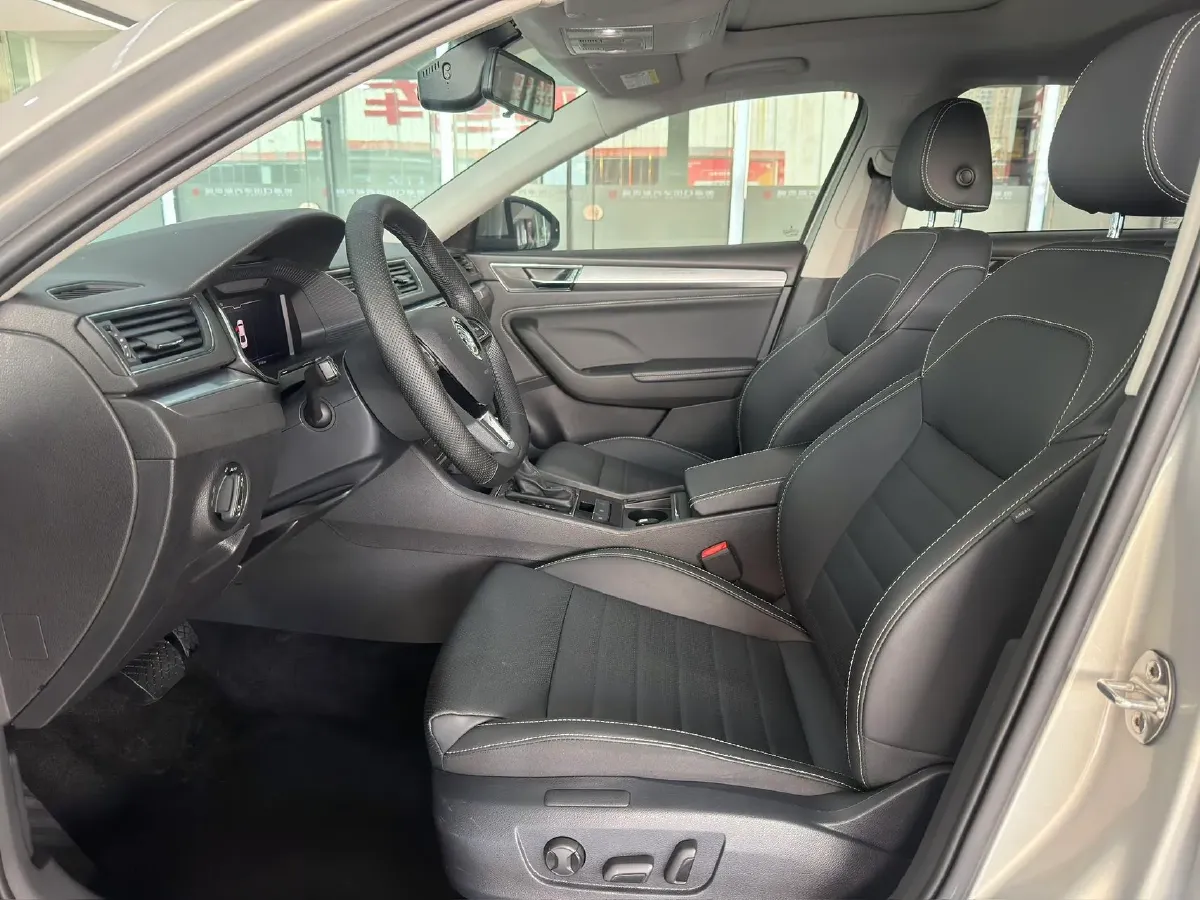 2022 Skoda Superb 1.4T 150HP L4 7DCT,autocango,china used car exporter,china ev exporter,chinese used car exporter,chinese used ev exporter