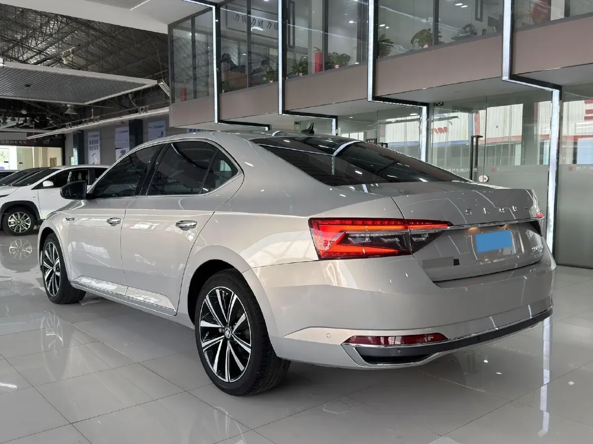 2022 Skoda Superb 1.4T 150HP L4 7DCT,autocango,china used car exporter,china ev exporter,chinese used car exporter,chinese used ev exporter