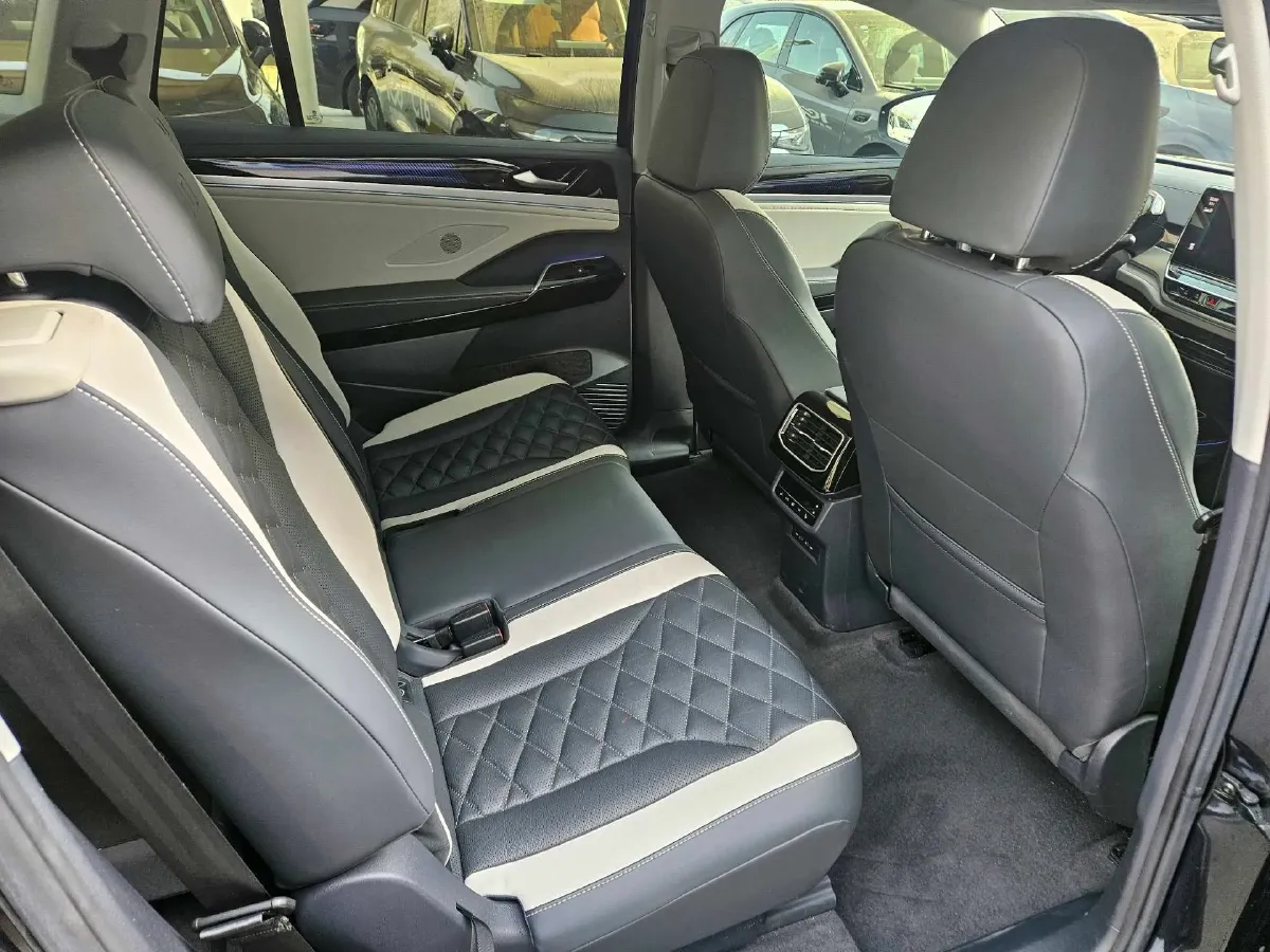 2021 Volkswagen ID.6 Crozz BEV 84.8KWH,autocango,china used car exporter,china ev exporter,chinese used car exporter,chinese used ev exporter