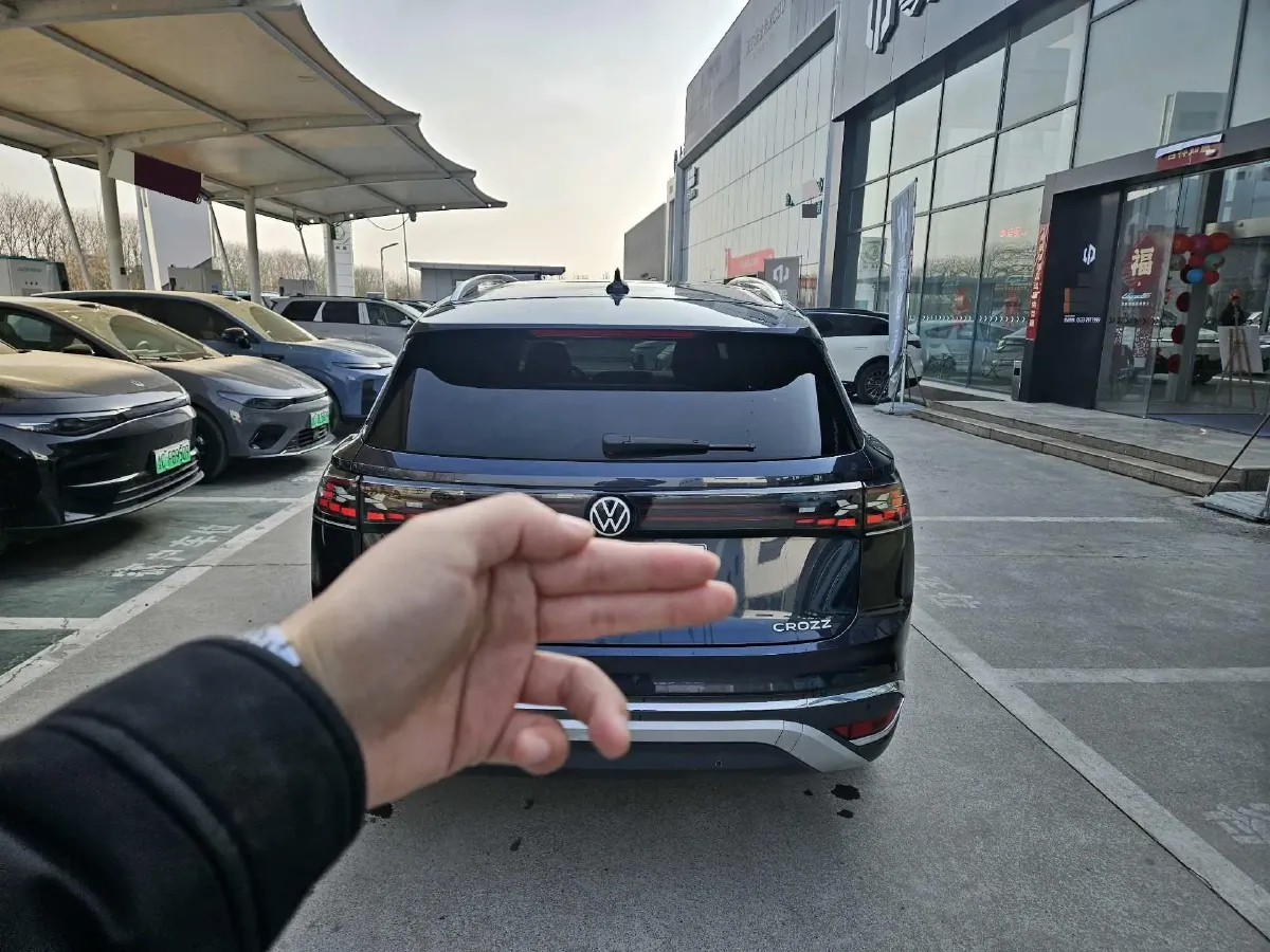 2021 Volkswagen ID.6 Crozz BEV 84.8KWH,autocango,china used car exporter,china ev exporter,chinese used car exporter,chinese used ev exporter