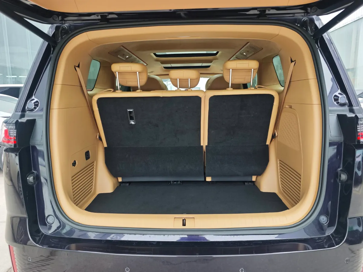 2025 Voyah Dream 1.5T 150HP L4 PHEV 41.7KWH,autocango,china used car exporter,china ev exporter,chinese used car exporter,chinese used ev exporter