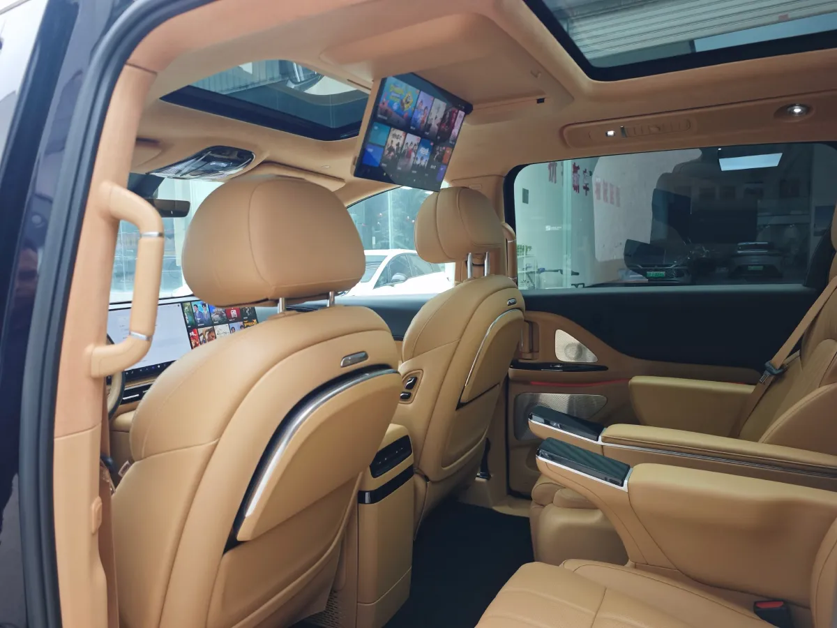 2025 Voyah Dream 1.5T 150HP L4 PHEV 41.7KWH,autocango,china used car exporter,china ev exporter,chinese used car exporter,chinese used ev exporter