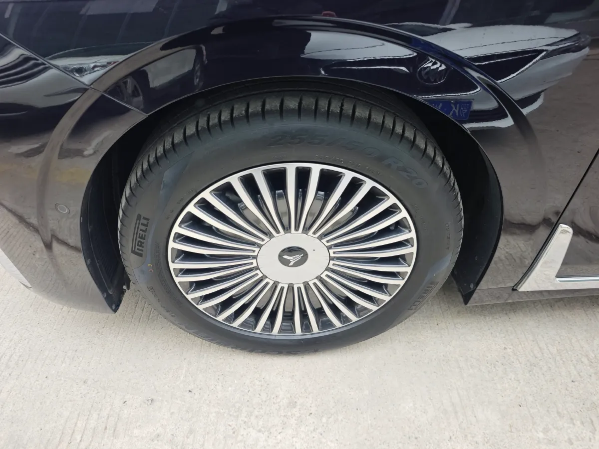 2025 Voyah Dream 1.5T 150HP L4 PHEV 41.7KWH,autocango,china used car exporter,china ev exporter,chinese used car exporter,chinese used ev exporter