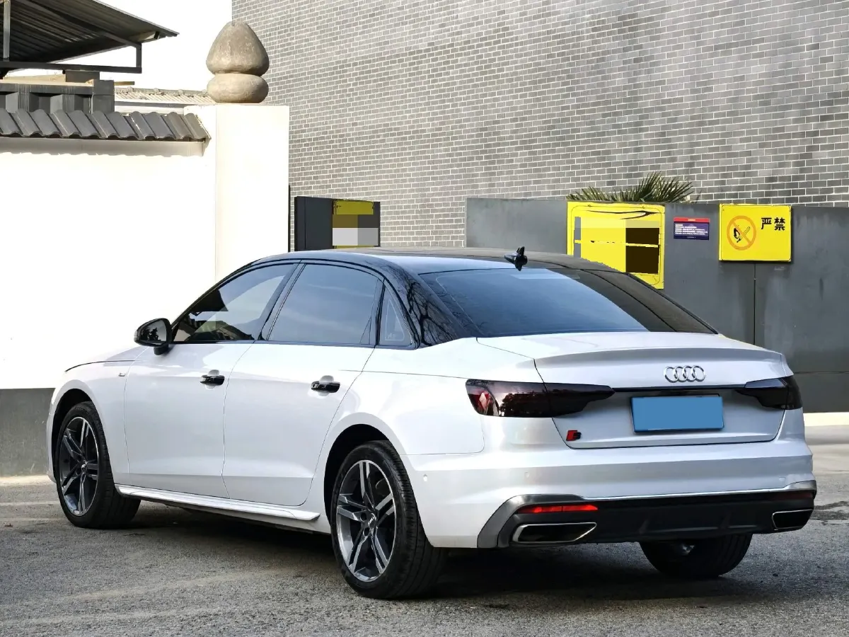 2020 Audi A4L 2.0T 190HP L4 7DCT,autocango,china used car exporter,china ev exporter,chinese used car exporter,chinese used ev exporter