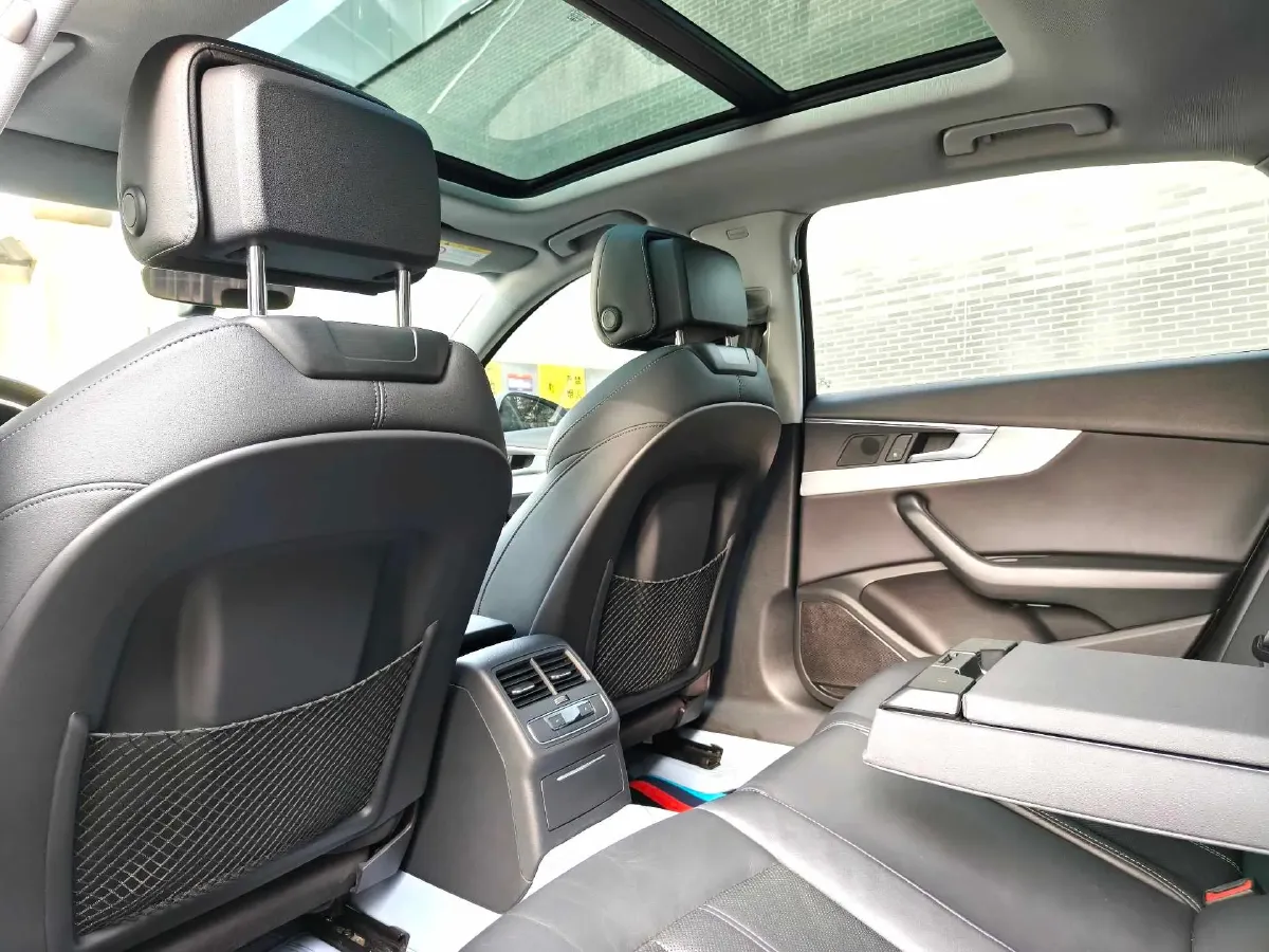 2020 Audi A4L 2.0T 190HP L4 7DCT,autocango,china used car exporter,china ev exporter,chinese used car exporter,chinese used ev exporter