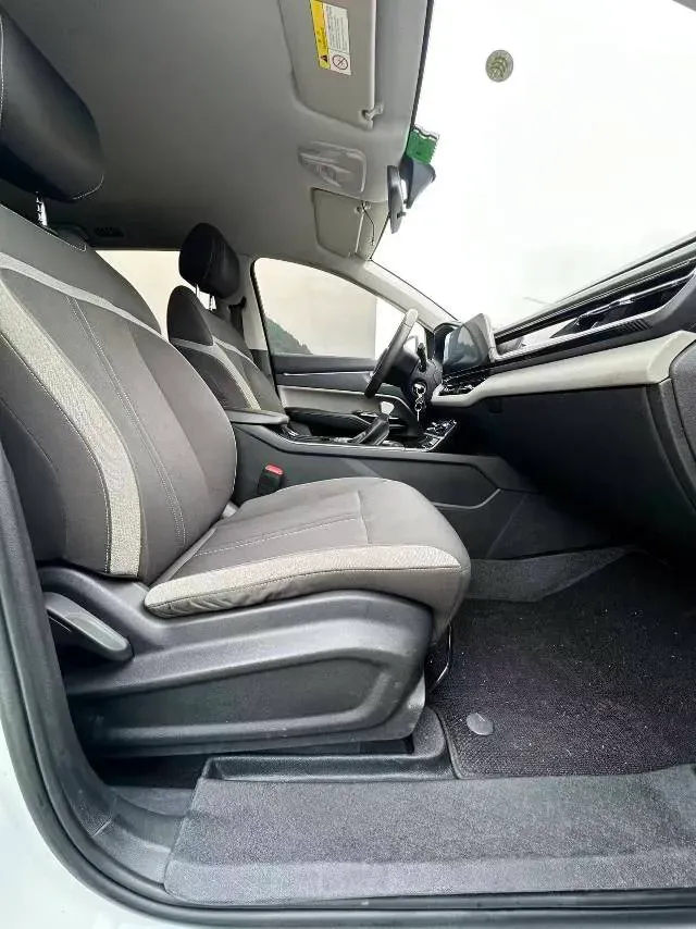 2020 WuLing KaiJie 1.5T 147HP L4 CVT,autocango,china used car exporter,china ev exporter,chinese used car exporter,chinese used ev exporter