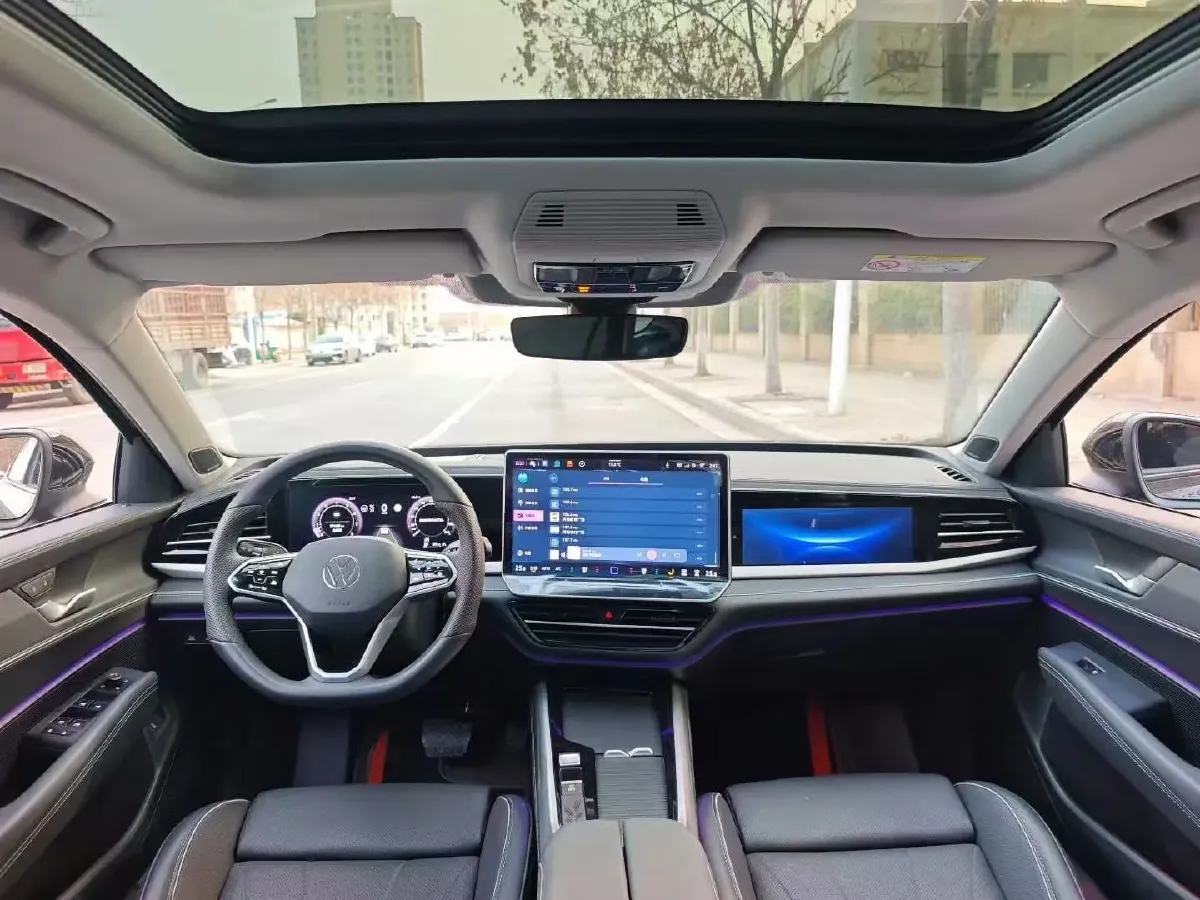 2025 Volkswagen Passat 2.0T 220HP L4 7DCT,autocango,china used car exporter,china ev exporter,chinese used car exporter,chinese used ev exporter