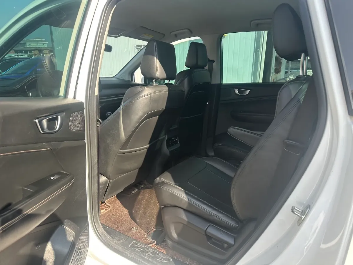 2022 WuLing JiaChen 1.5T 147HP L4 6MT,autocango,china used car exporter,china ev exporter,chinese used car exporter,chinese used ev exporter