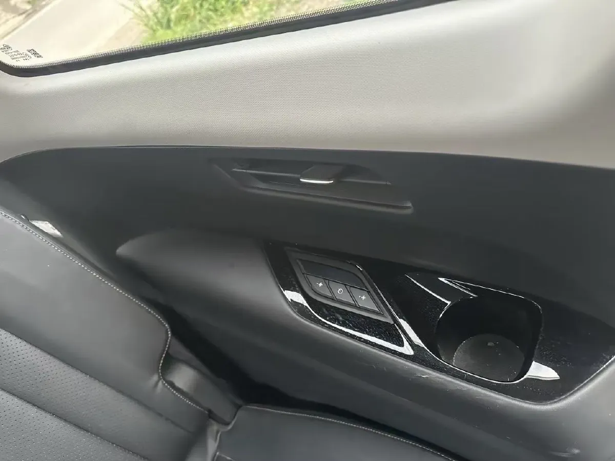 2022 WuLing JiaChen 1.5T 147HP L4 6MT,autocango,china used car exporter,china ev exporter,chinese used car exporter,chinese used ev exporter