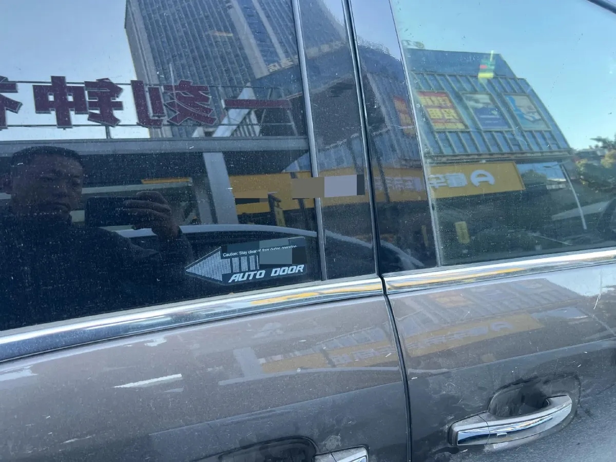 2023 Buick GL8 2.0T 237HP L4 9AT,autocango,china used car exporter,china ev exporter,chinese used car exporter,chinese used ev exporter